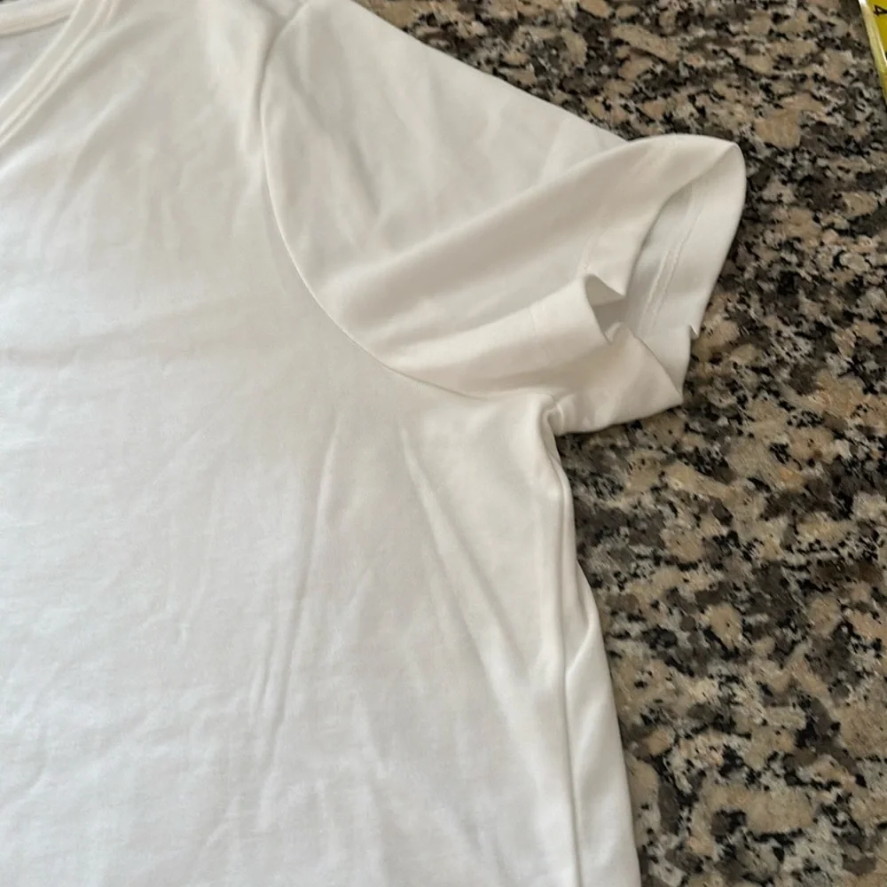 NWOT L.L. Bean 100% Supima cotton V-neck short sleeve T-shirt, size L White - Picture 9 of 10